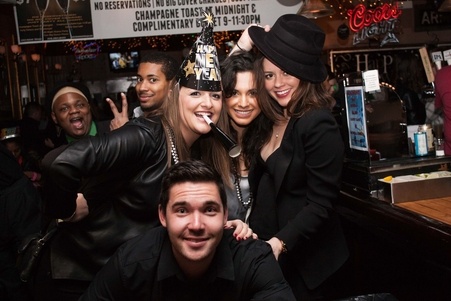 Top New Year’s Activities in Chicago and Bar Crawls