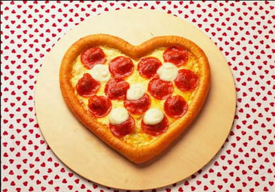 Heart-pizza-woo-valentine