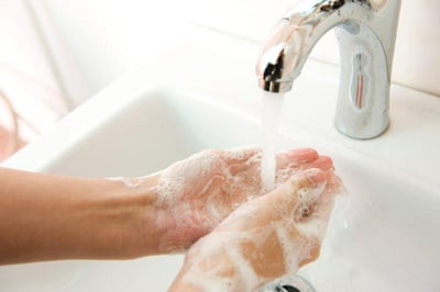 wash-clean-hands-before-after-meals-tips-to-be-a-better-date