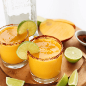 how-to-make-vegan-mango-margaritas