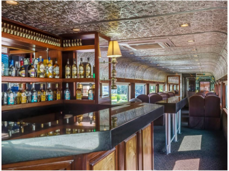 Enjoy the tour with sweet tequilas served on the train